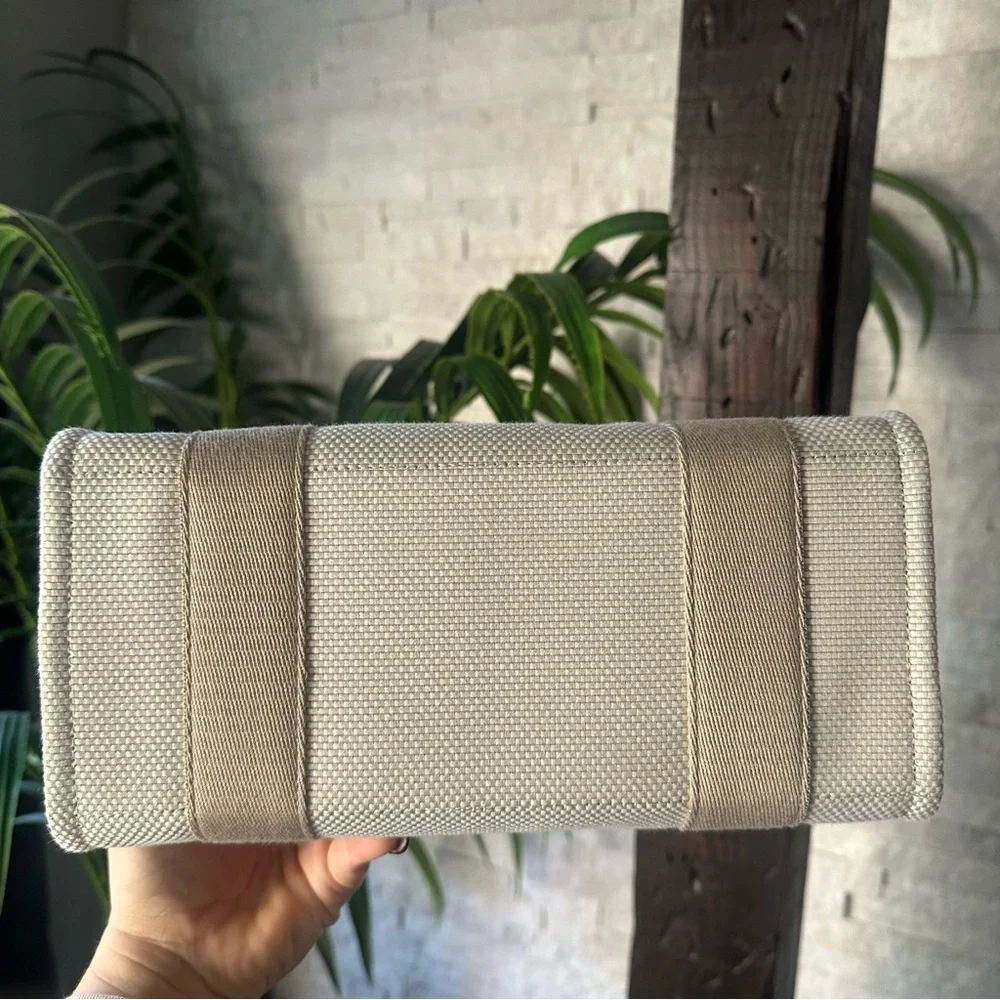 LULULEMON Two-Tone Canvas Mini Tote Bag 4.5L in Mojave Tan and Light Ivory NWT - Picture 7 of 10